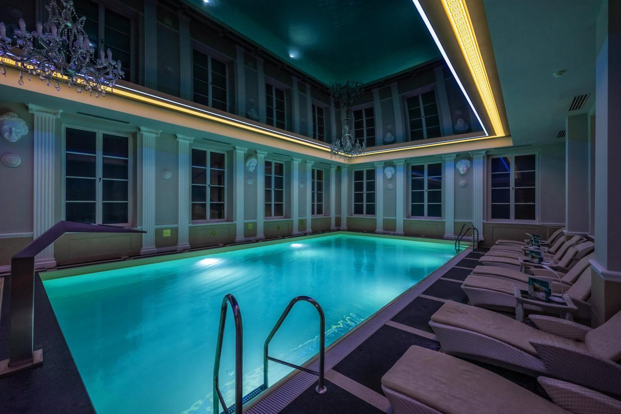 Hotel Palac Alexandrinum Krubki Exteriör bild